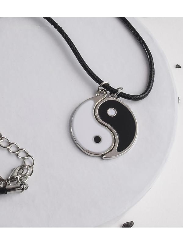 Кулон на шнурке 