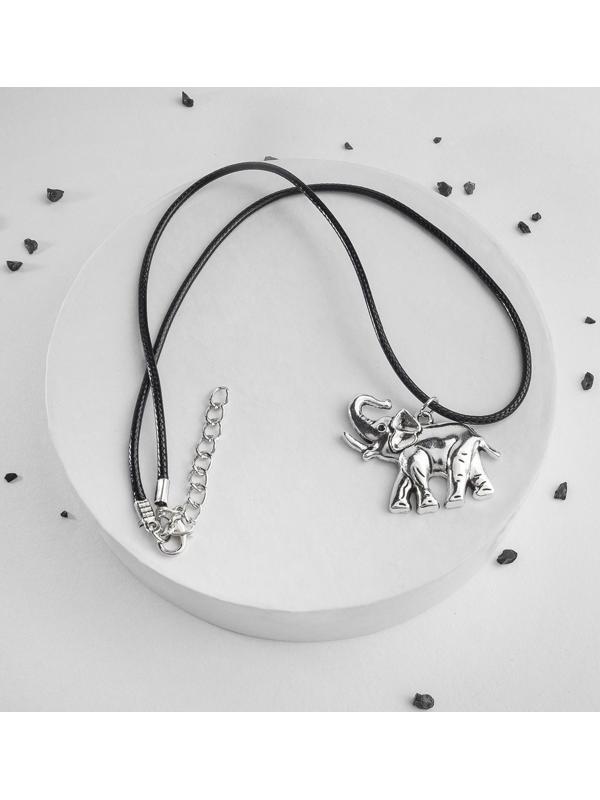 Кулон на шнурке 