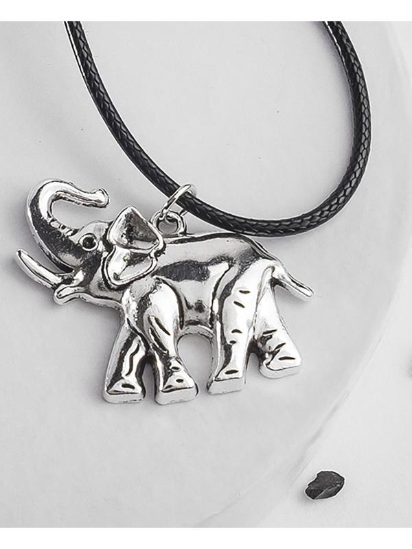 Кулон на шнурке 