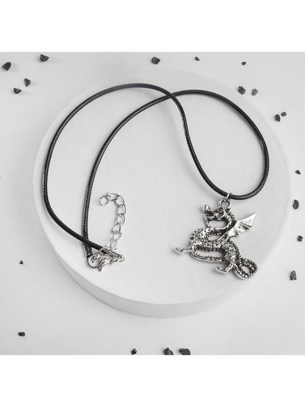 Кулон на шнурке 