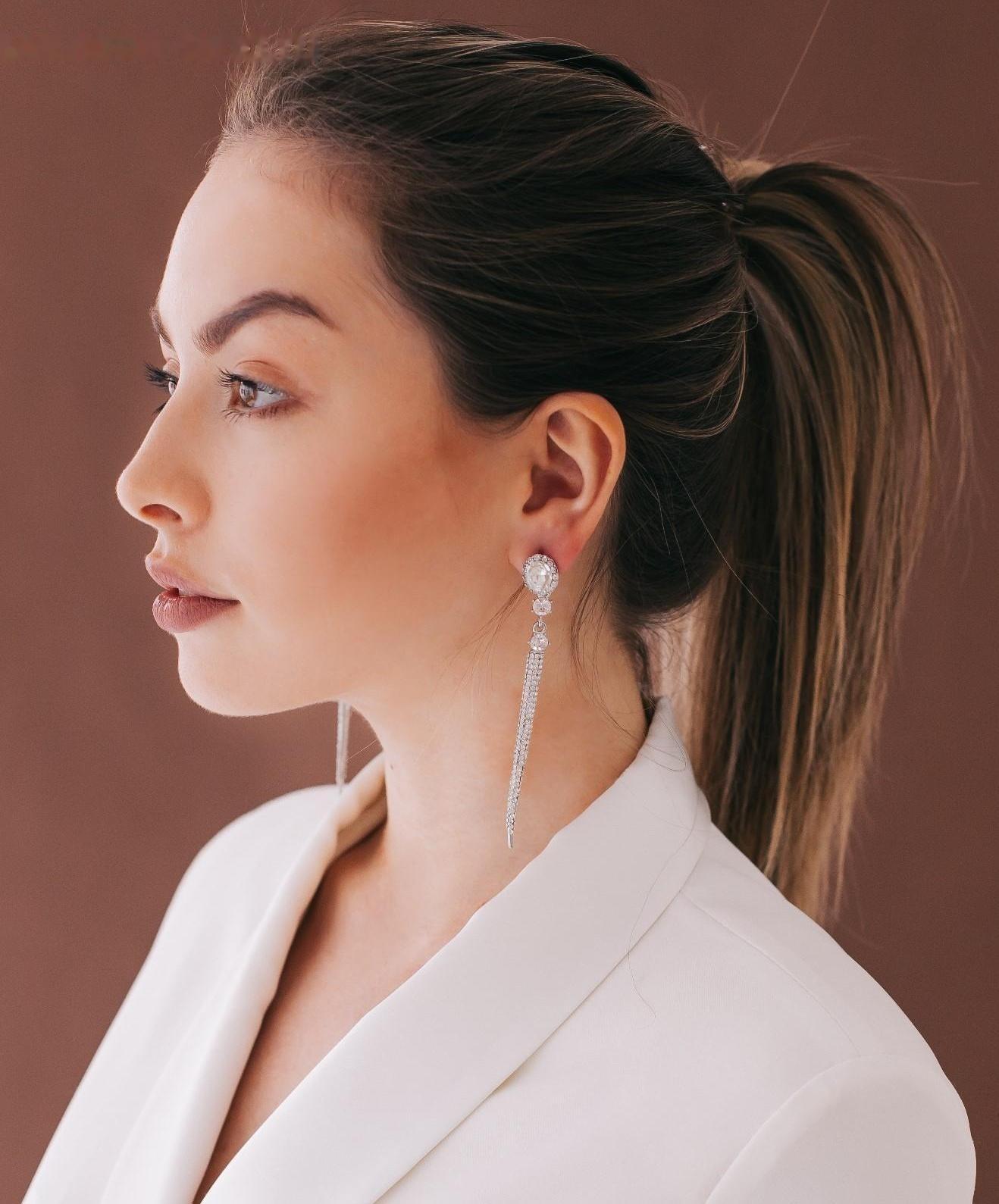 Серьги висячие со стразами 