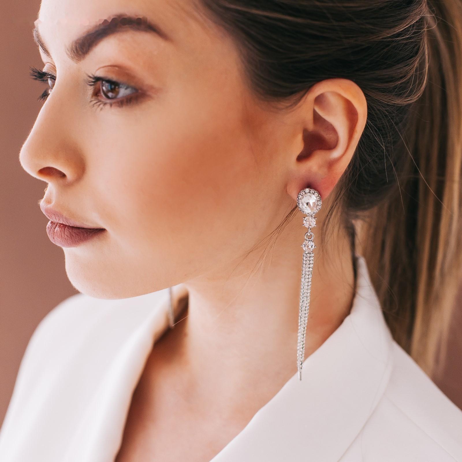 Серьги висячие со стразами 