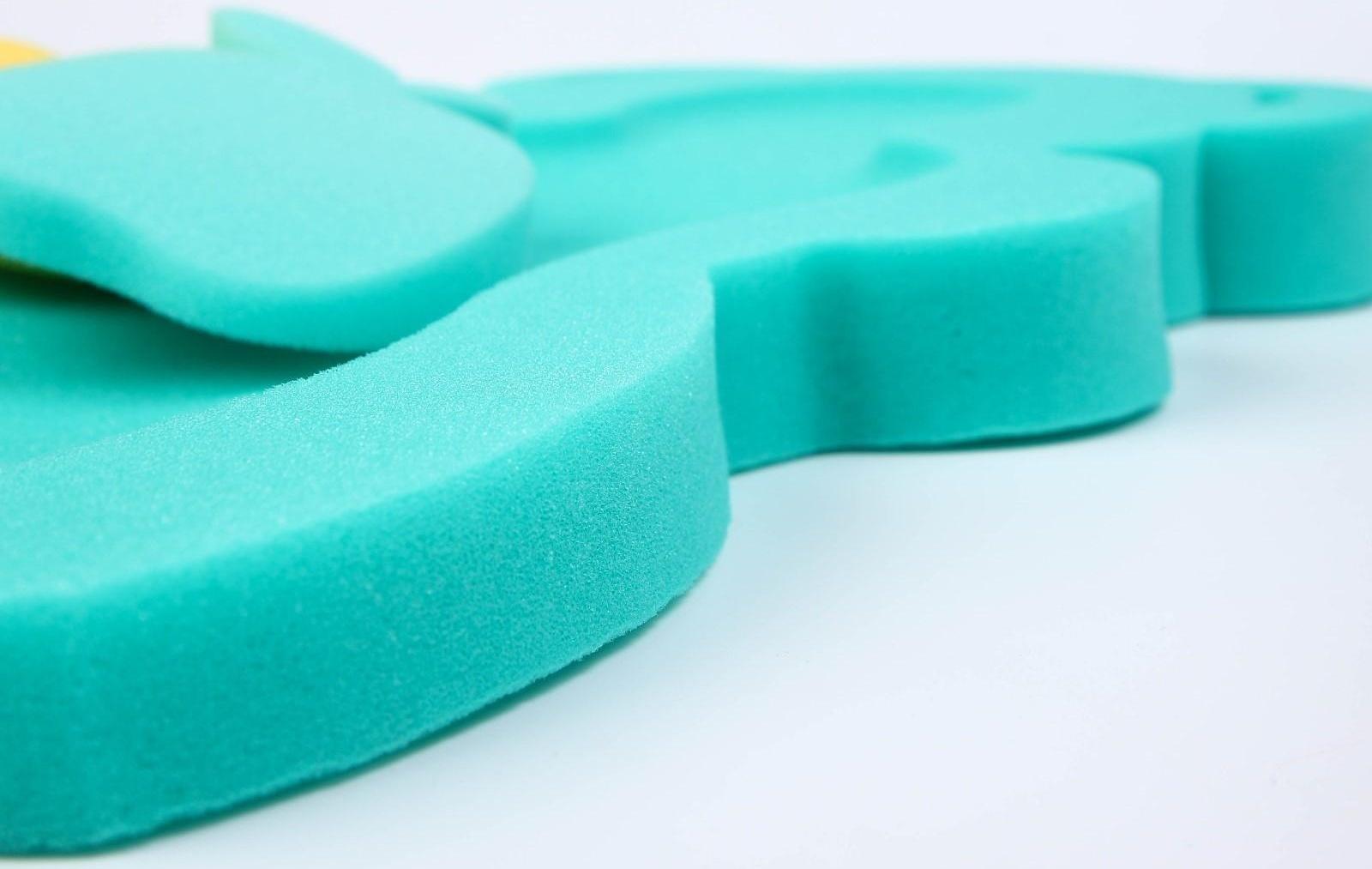 Подкладка для купания макси «Мишка», цвет зеленый, 55х30х6см