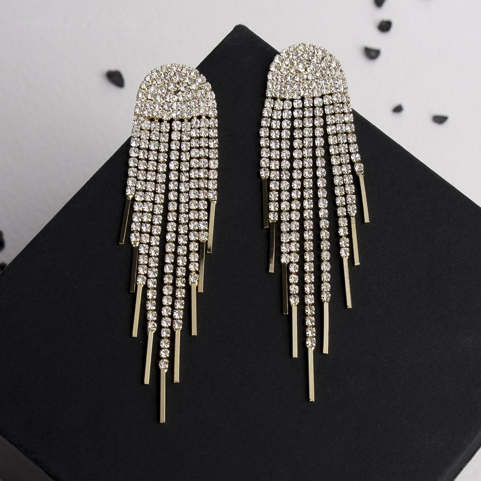 Серьги висячие со стразами 