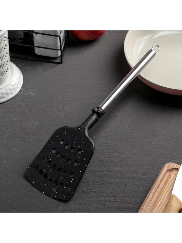 Лопатка кулинарная Доляна «Фернан», 33 см, с прорезями, цвет чёрный