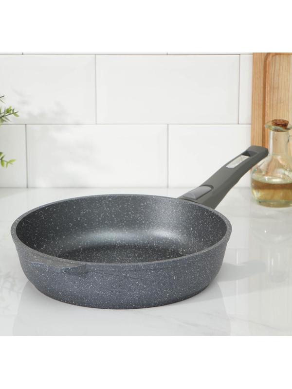 Набор посуды №1 «Гранит», 3 предмета: сковорода d=26 см, ковш 1,7 л, кастрюля 5 л, крышки, антипригарное покрытие