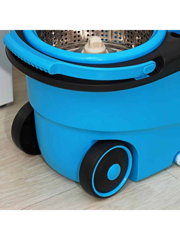 Набор для уборки: ведро на колёсиках с металлической центрифугой 18 л, швабра, запасная насадка из микрофибры, цвет синий