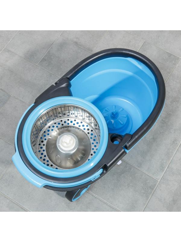 Набор для уборки: ведро на колёсиках с металлической центрифугой 18 л, швабра, запасная насадка из микрофибры, цвет синий