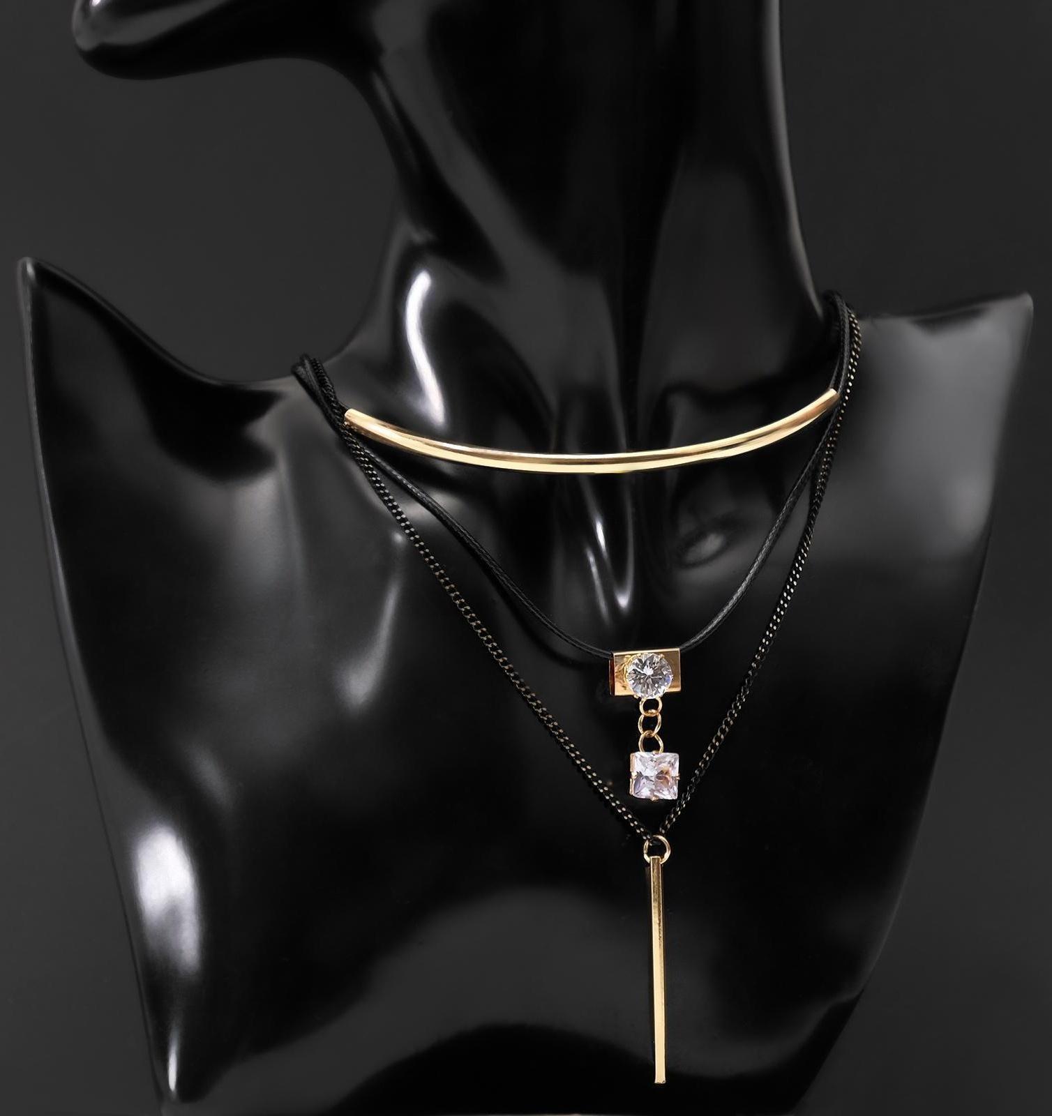 Кулон на шнурке 