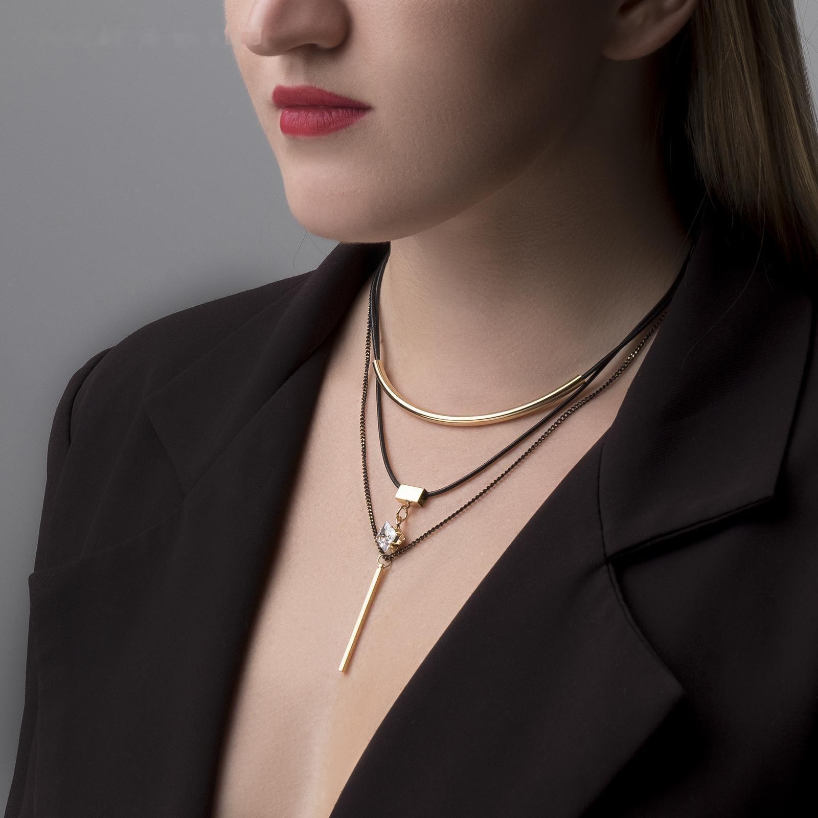 Кулон на шнурке 