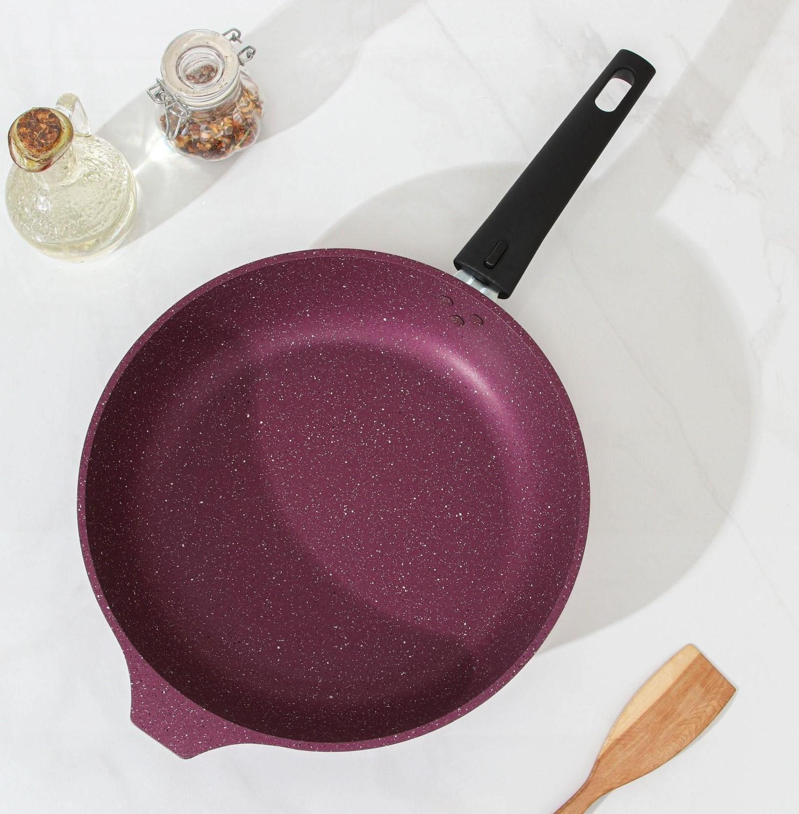 Сковорода Trendy style, d=26 см, съёмная ручка, антипригарное покрытие, цвет фиолетовый