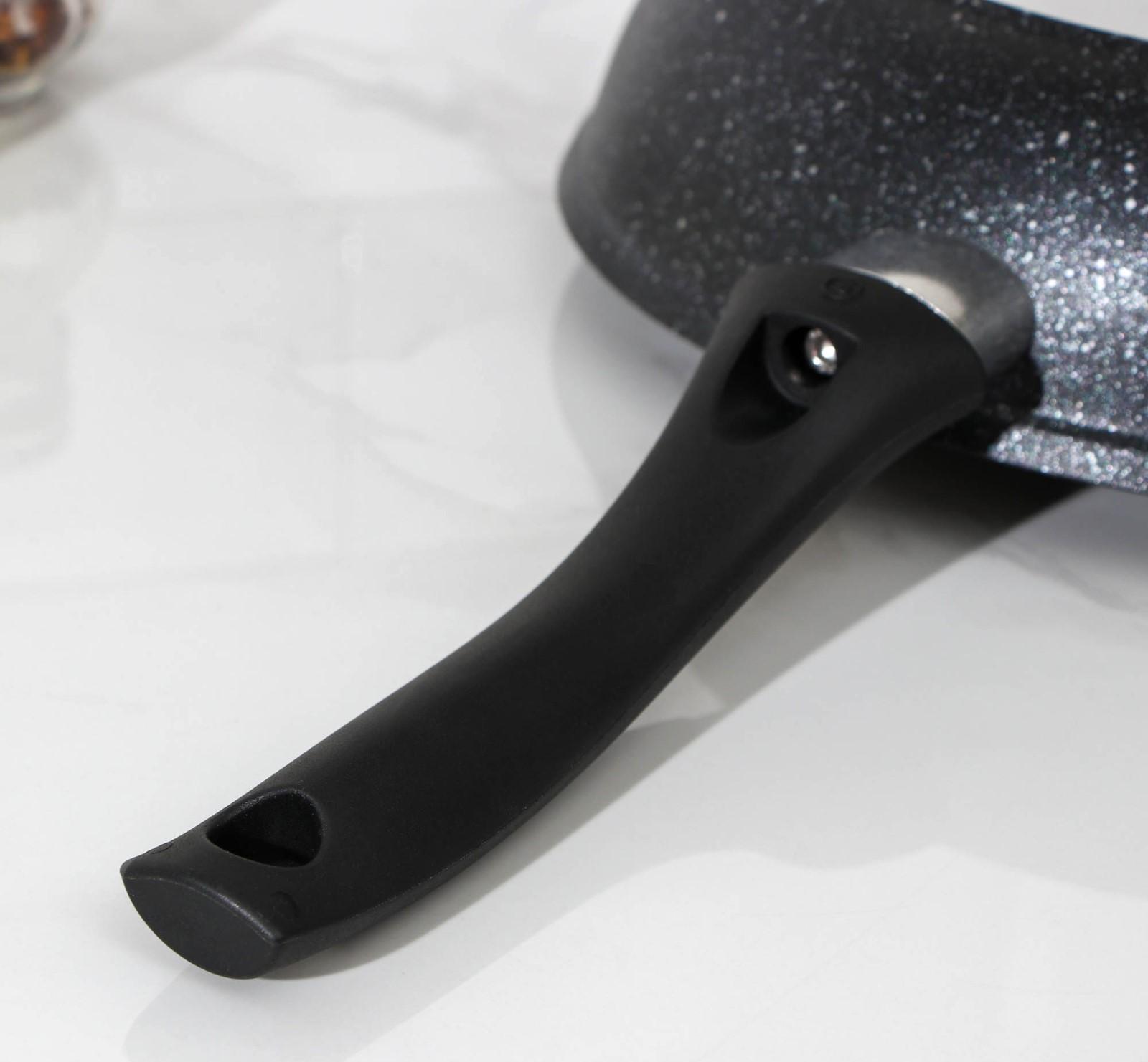 Сковорода, d=26 см, пластиковая ручка, стеклянная крышка, антипригарное покрытие, цвет тёмный мрамор