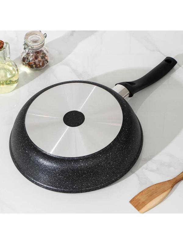 Сковорода, d=26 см, пластиковая ручка, стеклянная крышка, антипригарное покрытие, цвет тёмный мрамор