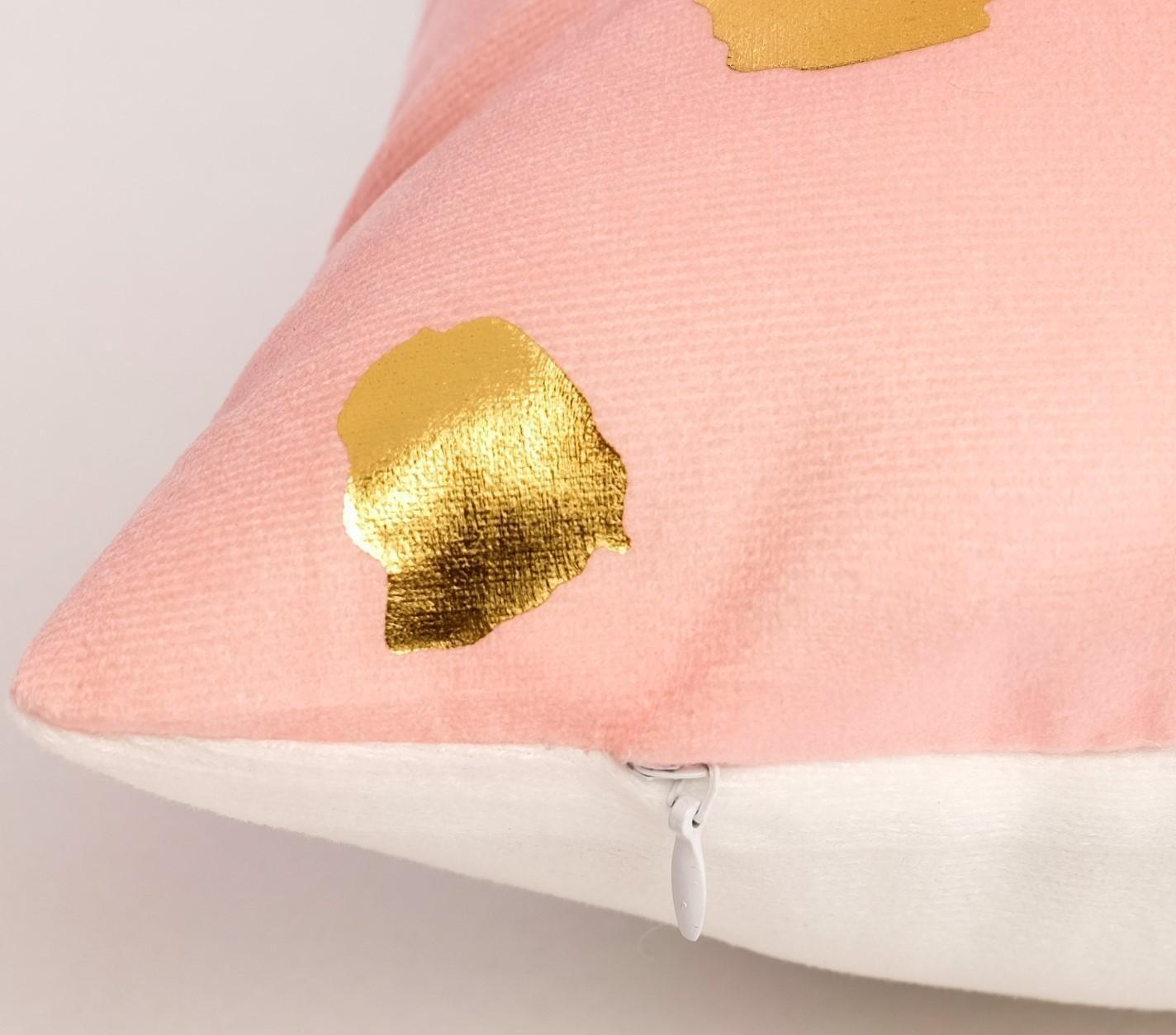 Подушка декоративная Этель «Горошек розовый», 40х40 см, велюр, 100% п/э