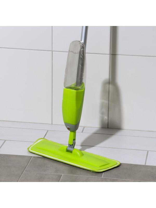 Швабра для мытья пола с распылителем Доляна, насадка из микрофибры 40×14 см, металлическая ручка 125 см, цвет МИКС