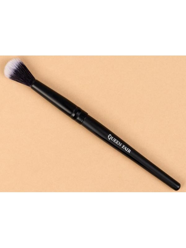 Кисть для макияжа «Premium Brush», 14 см, цвет чёрный