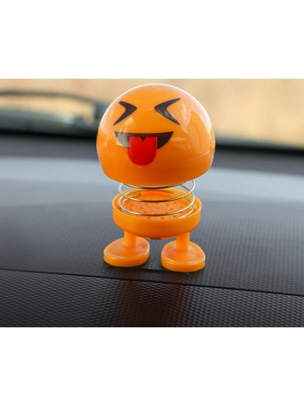 Смайл на пружинке, на панель в авто, язык, желтый