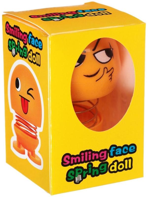 Смайл на пружинке, на панель в авто, хитрый, желтый