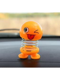 Смайл на пружинке, на панель в авто, подмигивает, желтый