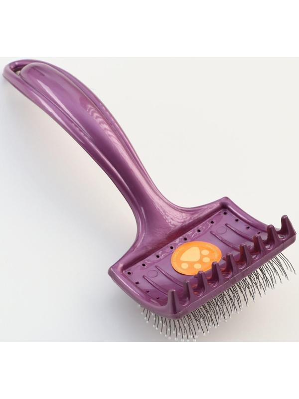 Щётка - пуходёрка мягкая с каплями , увеличенное кол-во зубцов, основание 68 х 48 мм, бордовая 45824