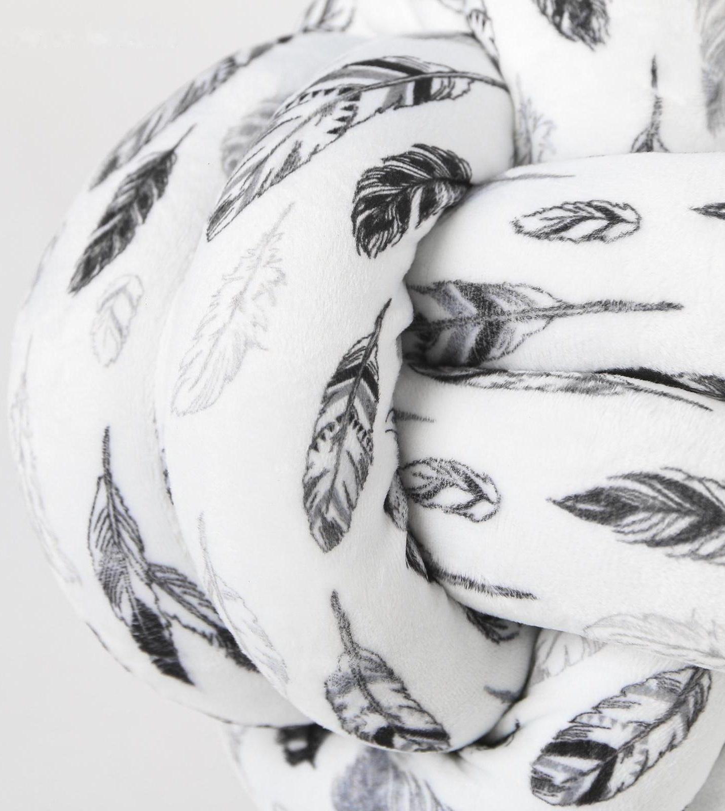 Подушка-узел «Пёрышки», 19 × 19 см