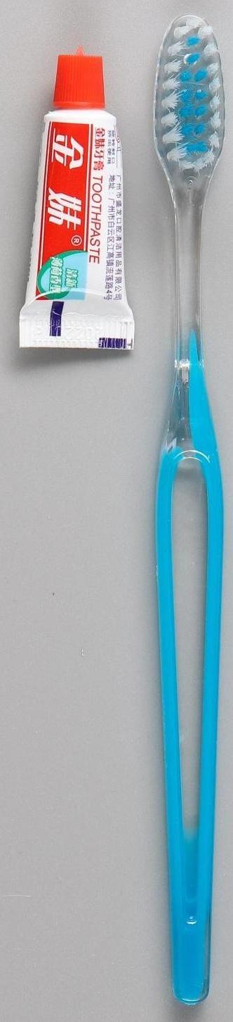 Зубной набор в пакете: зубная щетка 18 см + зубная паста 3 г