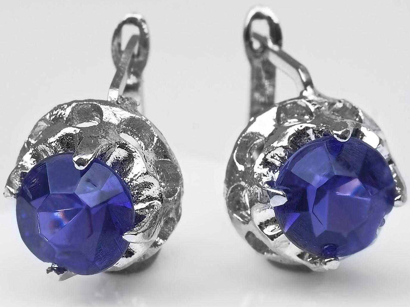 Серьги со стразами 