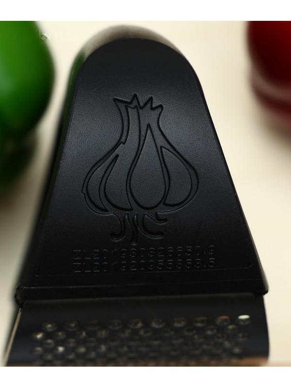 Пресс для чеснока Magistro «Велес», 11×7×5 см, цвет чёрный