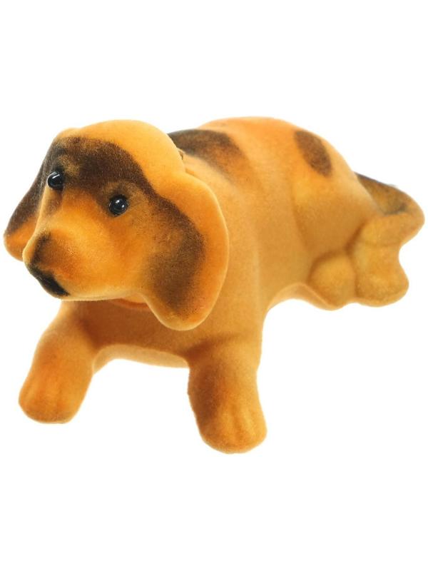 Собака на панель авто, качающая головой, малая, бежевый окрас