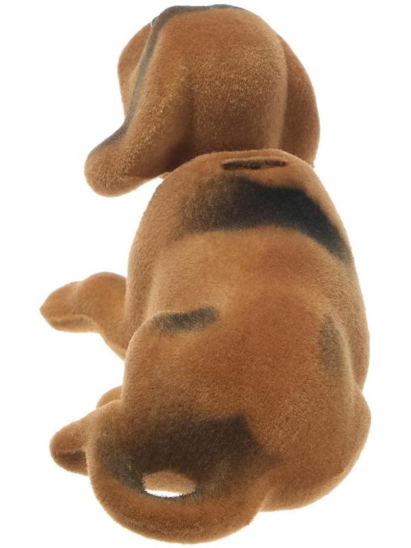 Собака на панель авто, качающая головой, малая, бежево-коричневый окрас