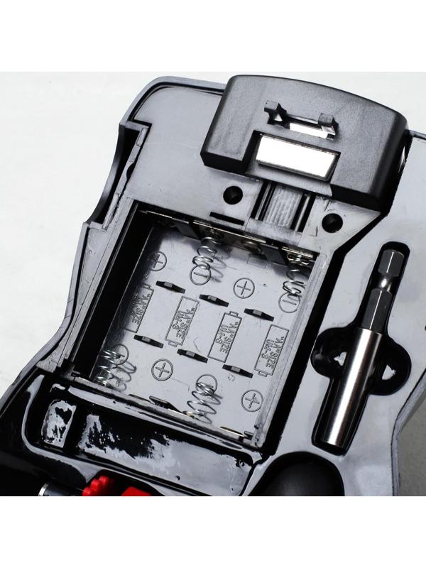 Набор инструментов с фонарем «23 февраля. Самый крутой мужик», 25 предметов