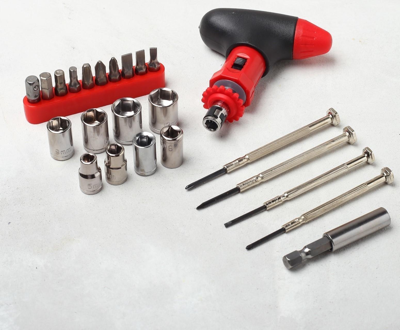 Набор инструментов с фонарем «Храбрость и сила», 25 предметов