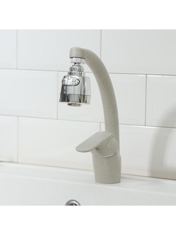 Насадка на кран для экономии воды с изменяемым напором и углом струи