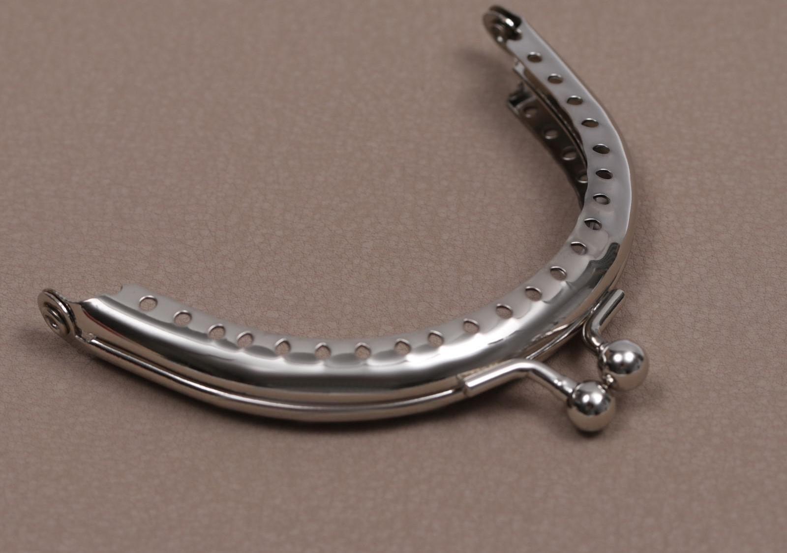 Фермуар пришивной «Полукруг», 8 см, цвет серебряный