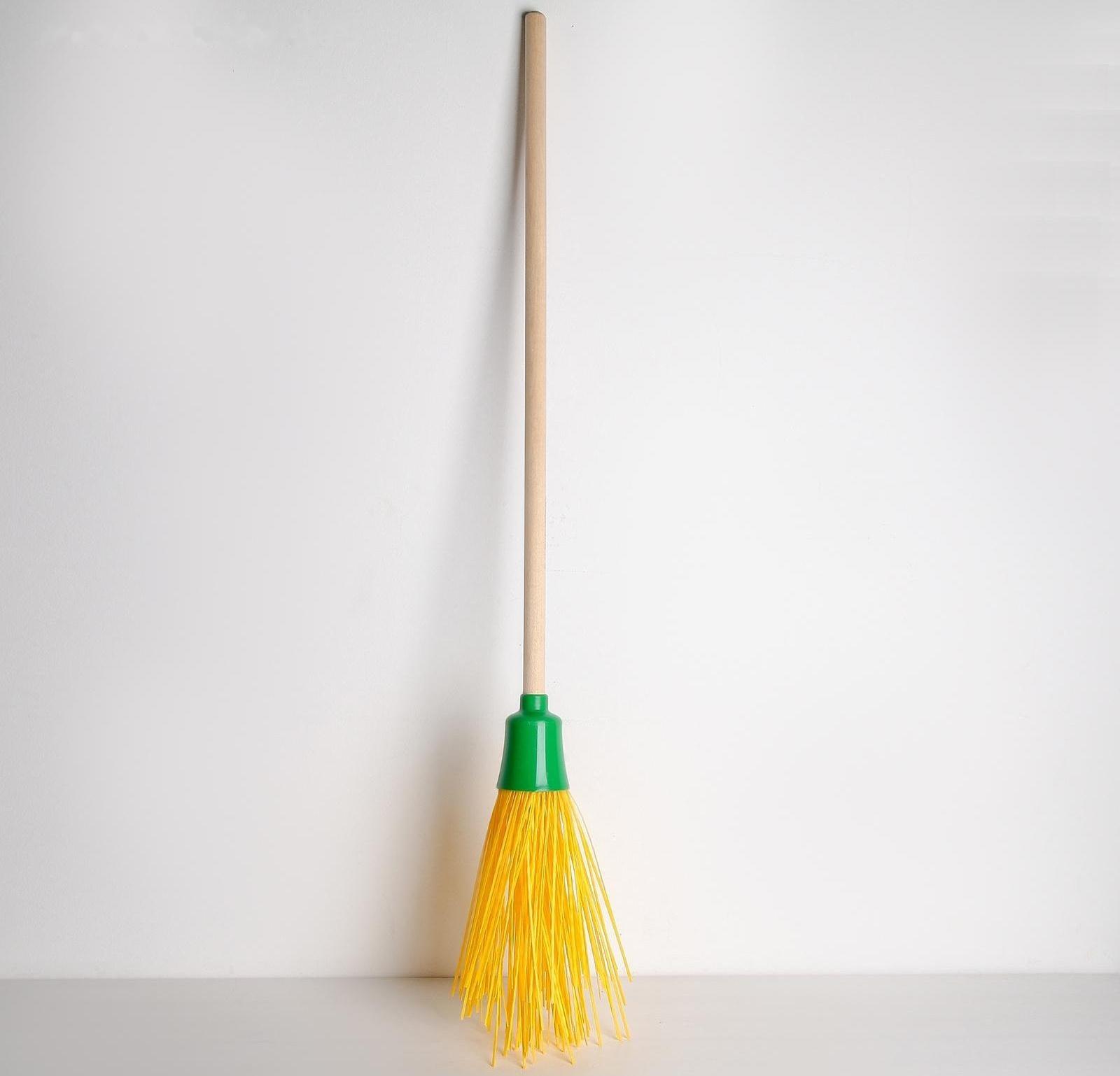 Метла полипропиленовая «Малыш», с черенком, малая, 95 см, цвет МИКС