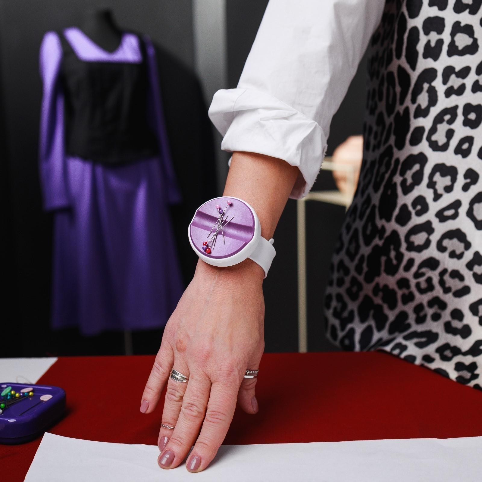 Игольница магнитная на руку, 25 × 5,7 × 1,5 см, цвет МИКС