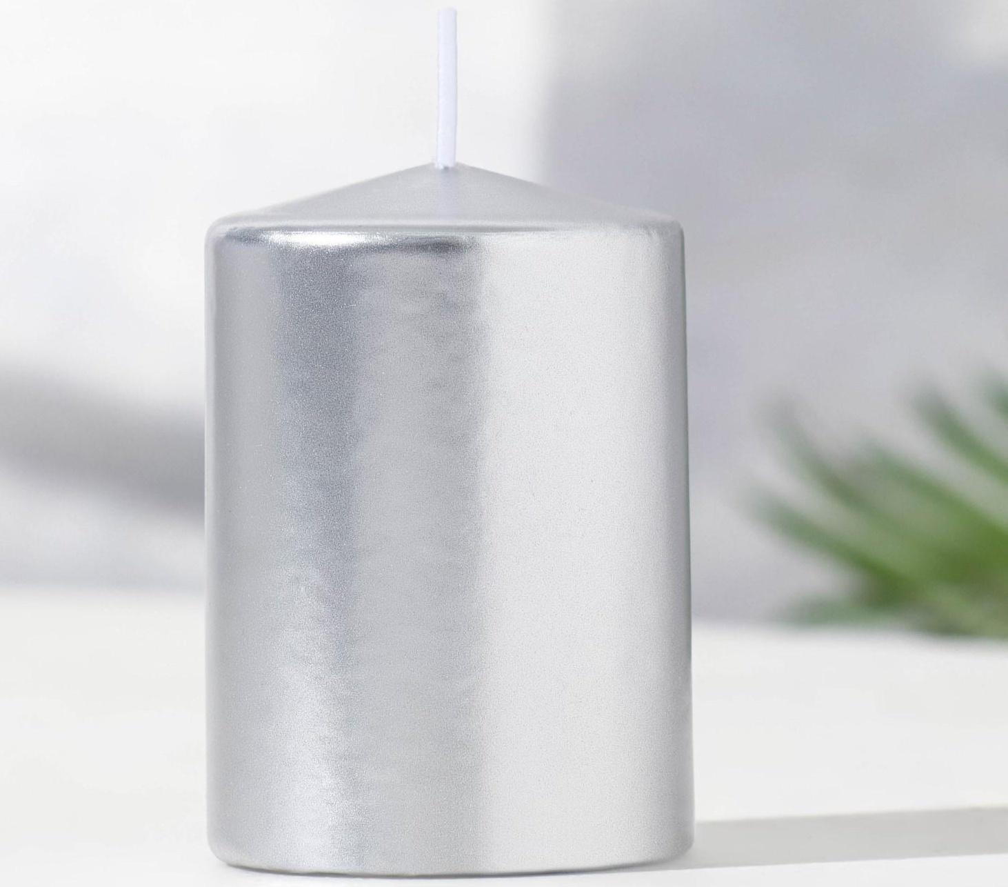 Свеча - цилиндр парафиновая, лакированная, серебряный металлик, 5,6×8 см