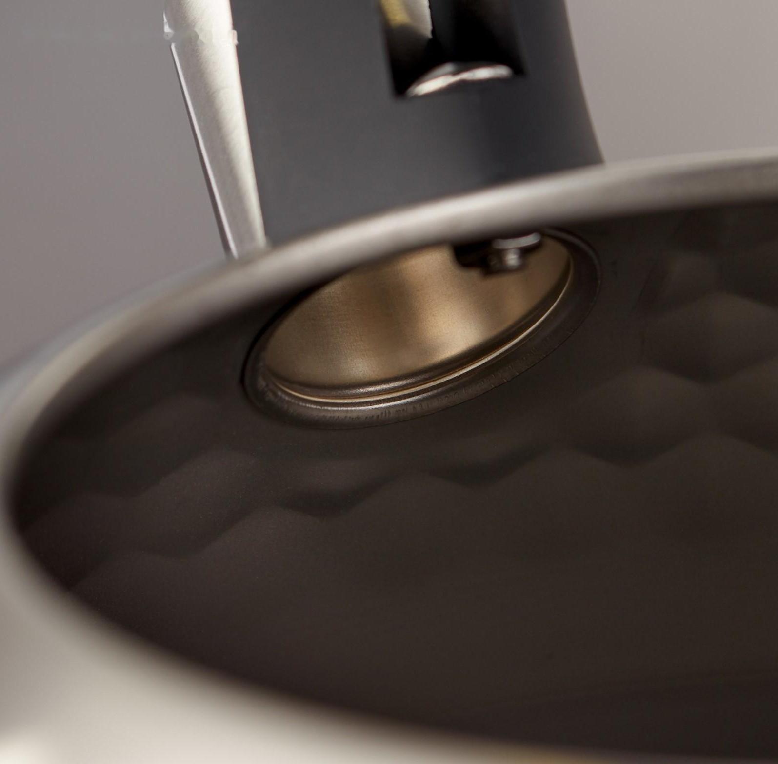 Чайник со свистком из нержавеющей стали Magistro Glow, 3 л, индукция, ручка soft-touch, цвет серебряный