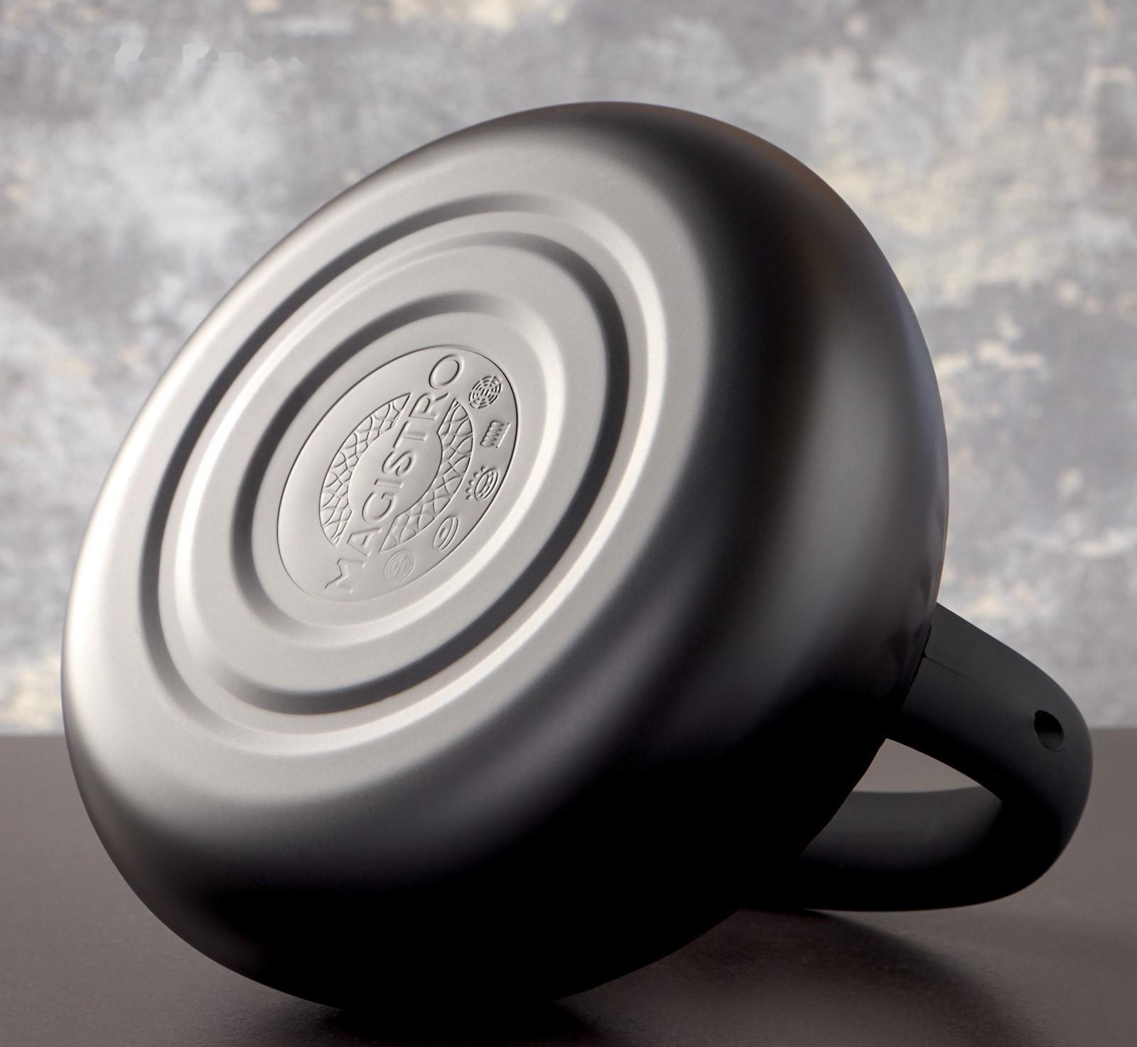 Чайник со свистком из нержавеющей стали Magistro Glow, 3 л, индукция, ручка soft-touch, цвет чёрный