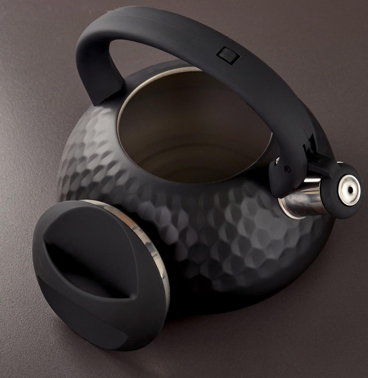 Чайник со свистком из нержавеющей стали Magistro Glow, 3 л, индукция, ручка soft-touch, цвет чёрный