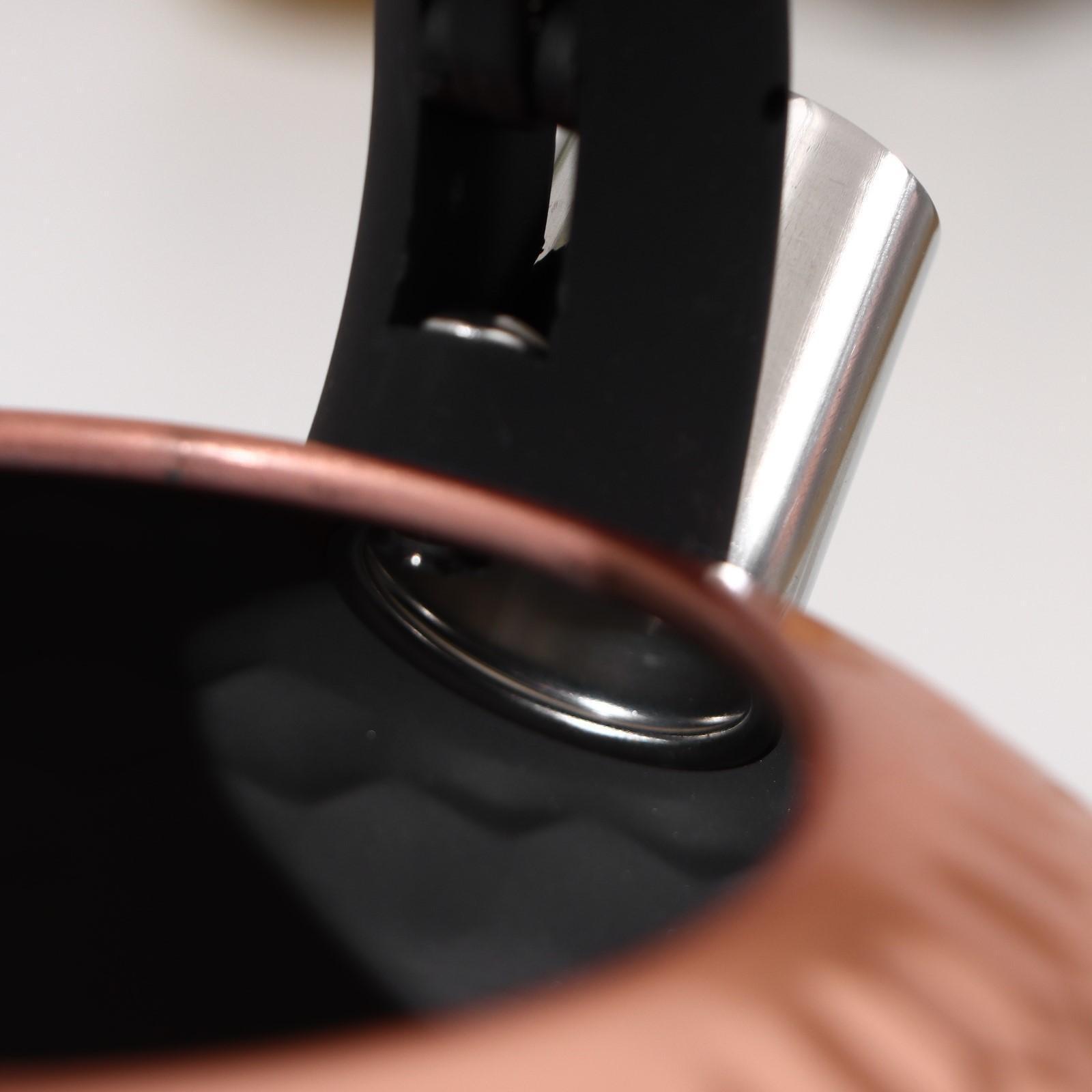 Чайник со свистком из нержавеющей стали Magistro Glow, 3 л, индукция, ручка soft-touch, цвет бронзовый