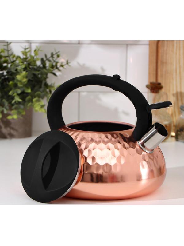Чайник со свистком из нержавеющей стали Magistro Glow, 3 л, индукция, ручка soft-touch, цвет бронзовый