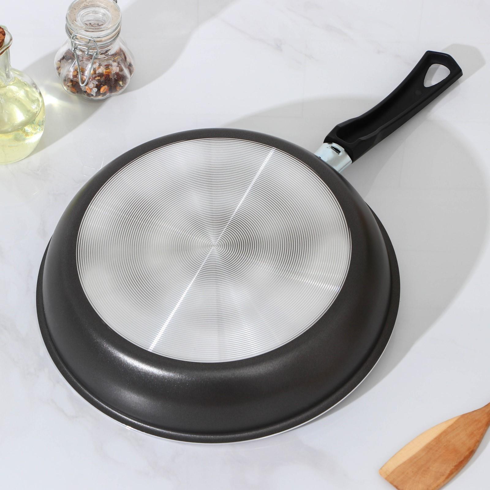 Сковорода «Классика атлас», d=26 см, пластиковая ручка, стеклянная крышка, антипригарное покрытие, цвет чёрный