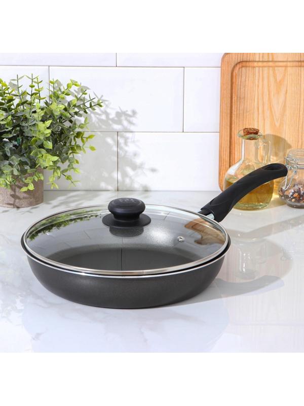 Сковорода «Классика атлас», d=26 см, пластиковая ручка, стеклянная крышка, антипригарное покрытие, цвет чёрный