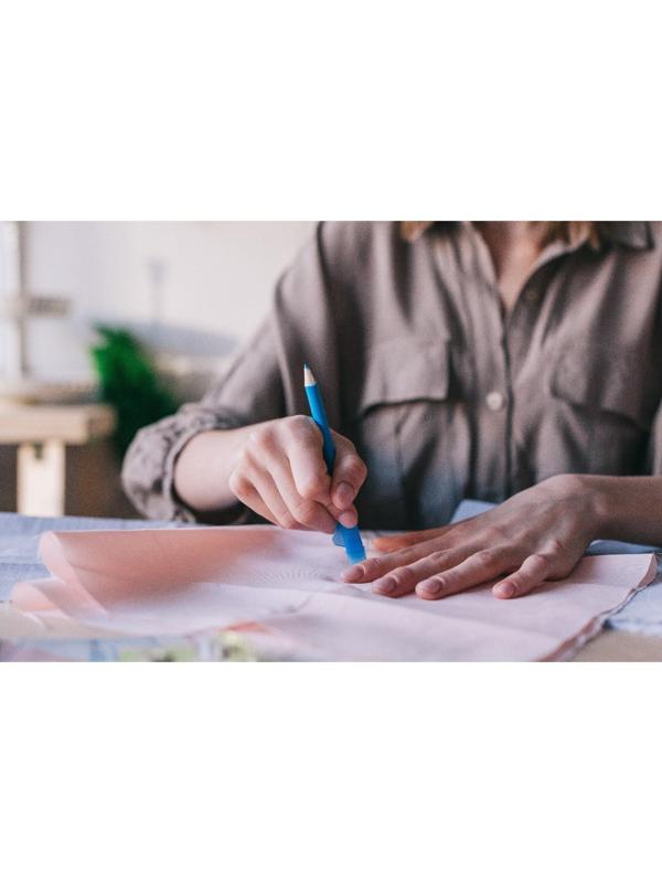 Карандаш для ткани с щёткой, 3 шт, цвет белый, розовый, синий