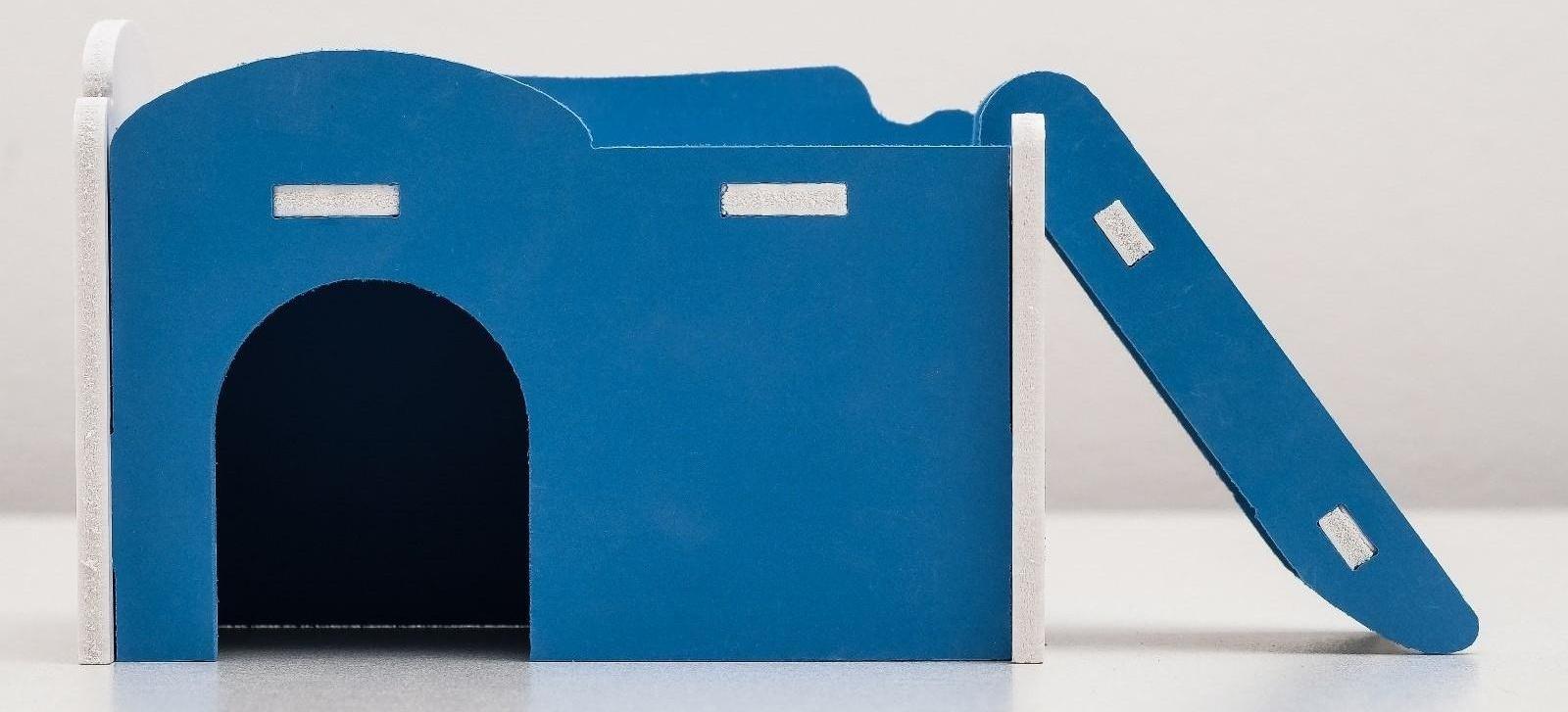 Дом для грызунов с лесенкой и террасой, микс