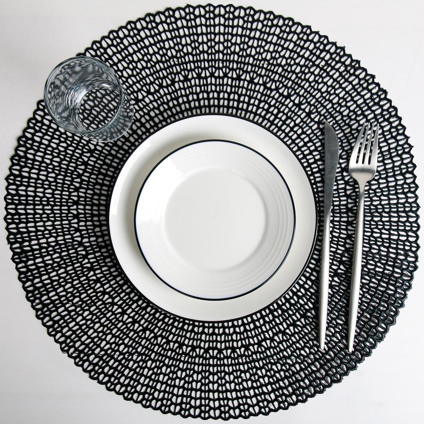 Салфетка сервировочная на стол «Роса», d=41 см, цвет чёрный