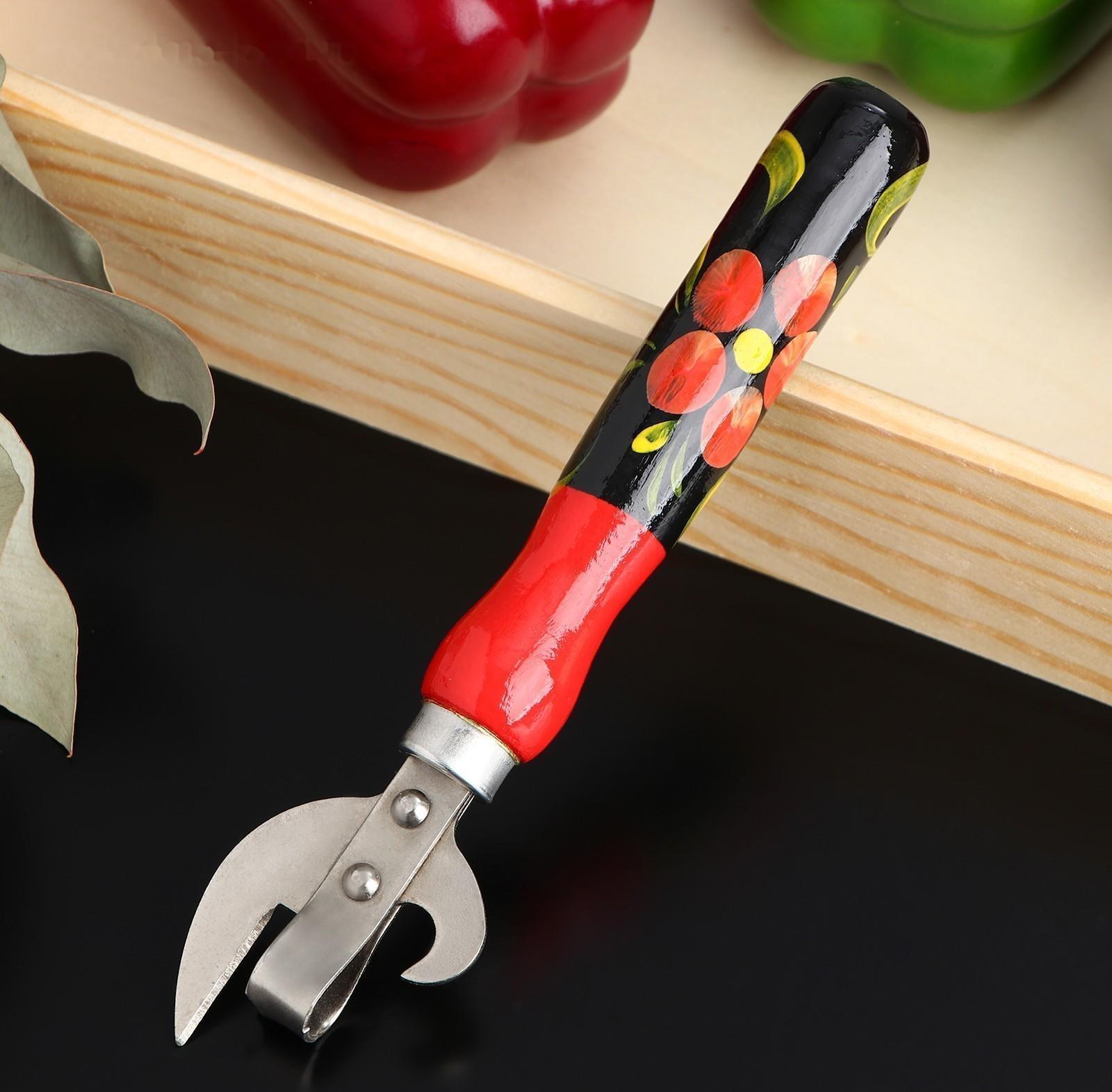 Открывалка клепаная,с художественной росписью и ручкой из бука