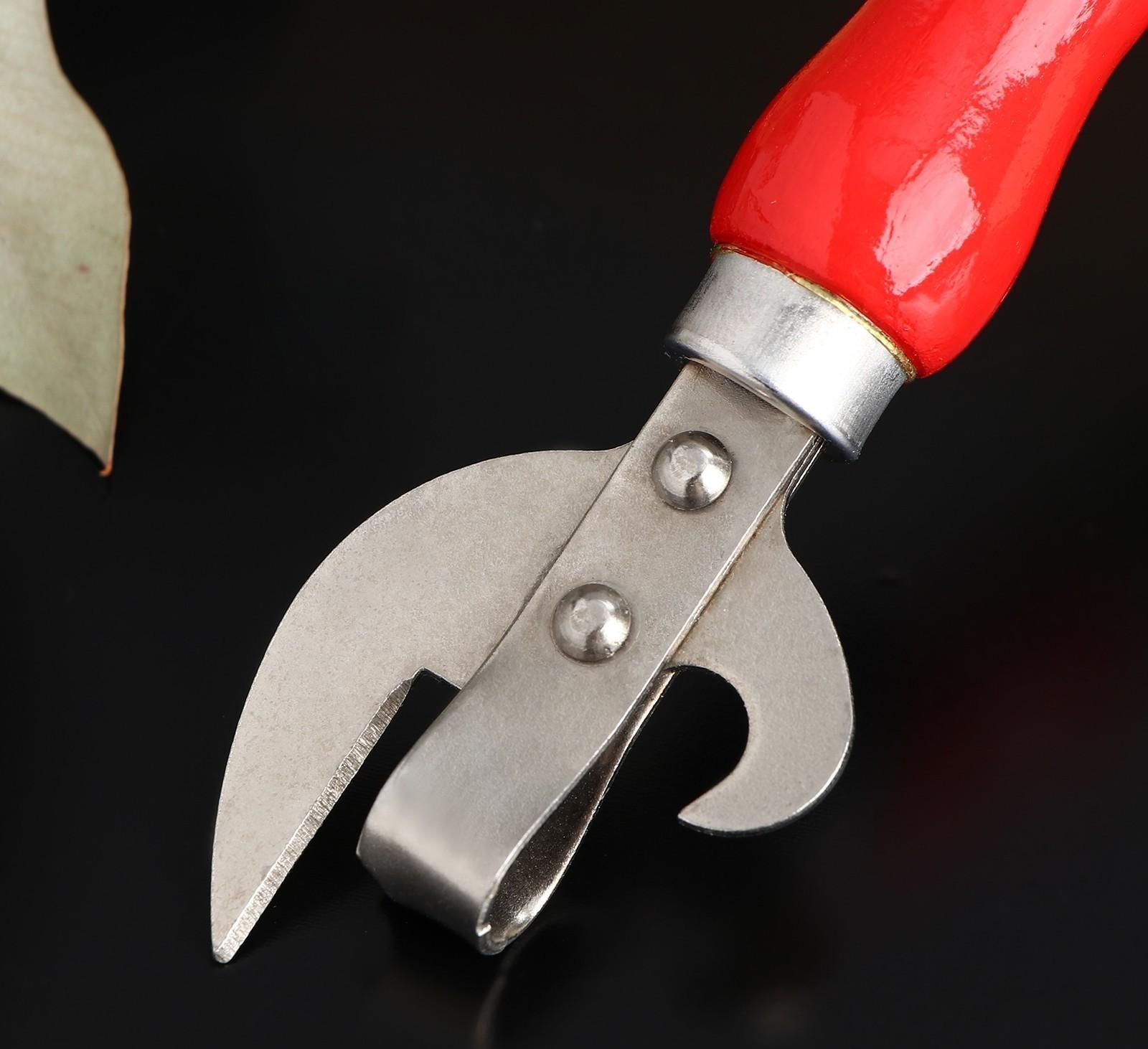 Открывалка клепаная,с художественной росписью и ручкой из бука