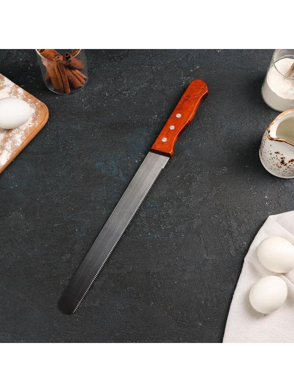 Нож для бисквита мелкие зубцы, рабочая поверхность 25 см, деревянная ручка, толщина лезвия 0,8 мм